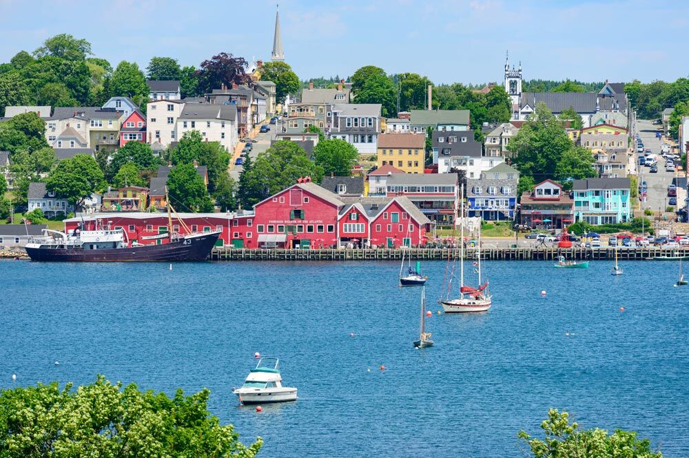 Lunenberg-Nova-Scotia-Maritime-Bus-Destination